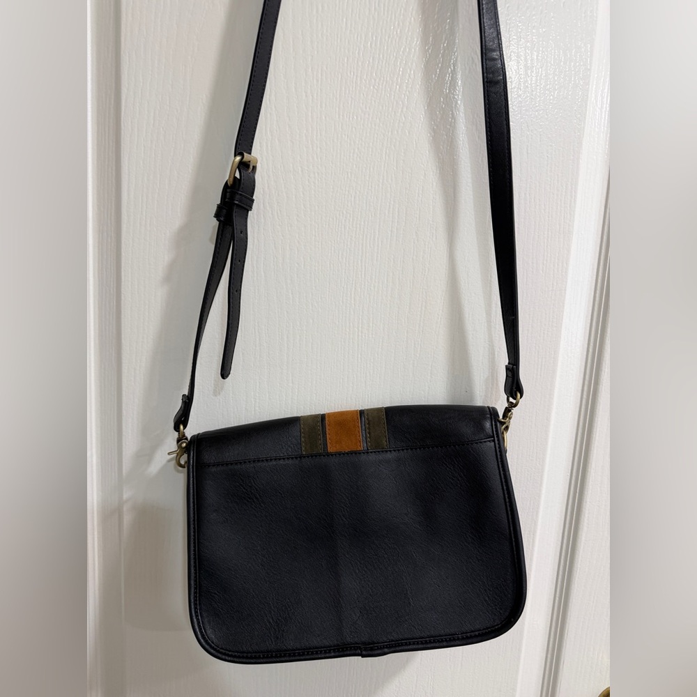 Steve Madden Black Crossbody Bag Stripe Accent Gold Hardware Shoulder Purse - Picture 3 of 7
